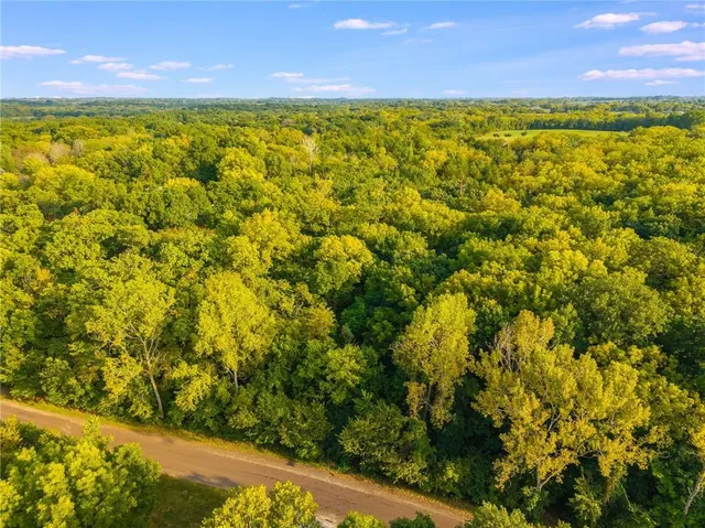 $225,000 | 1611 Sunrise Drive, Smithville, MO 64089