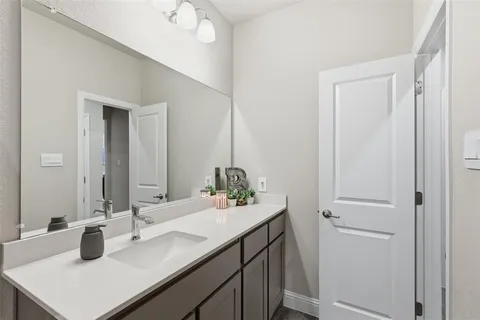 $440,000 | 6025 Kansas Trail, Midlothian, TX 76065