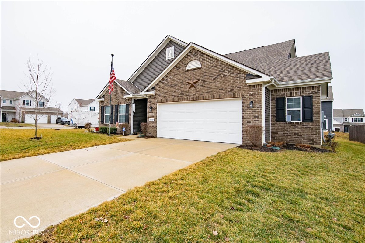 1020 Constellation Way Franklin, IN 46131 - Photo 2 of 27