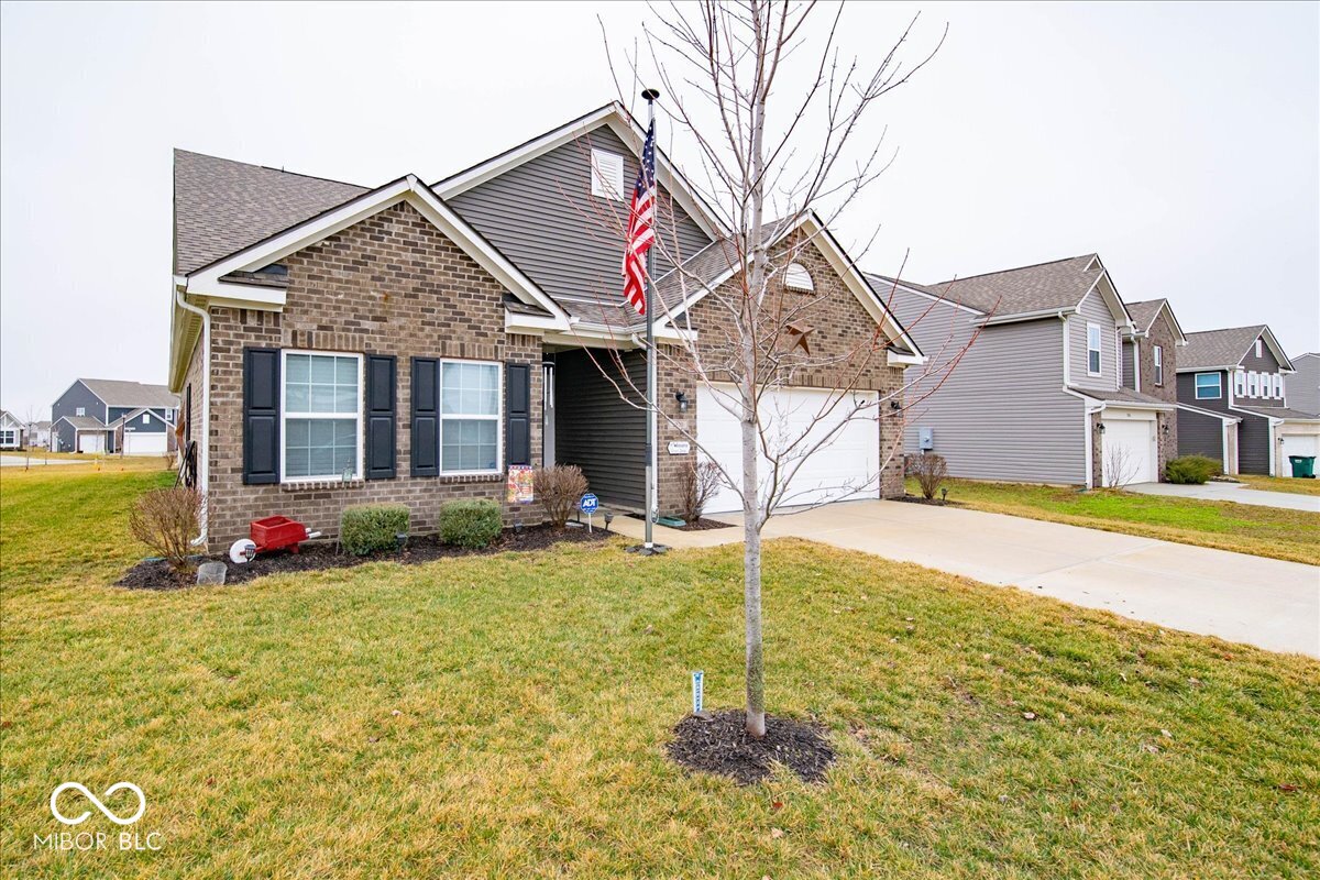 1020 Constellation Way Franklin, IN 46131 - Photo 3 of 27