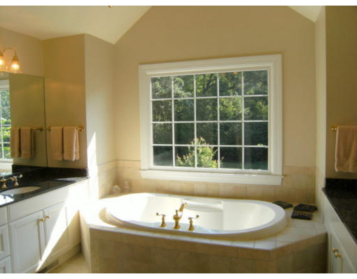 10 Plainview Road Wayland, MA 01778 - Photo 11 of 27