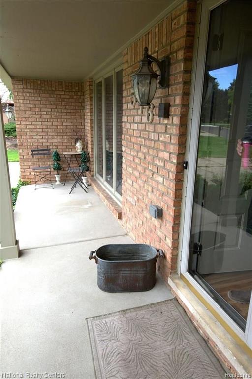 576 Middlebury Lane Rochester Hills, MI 48309 - Photo 3 of 36