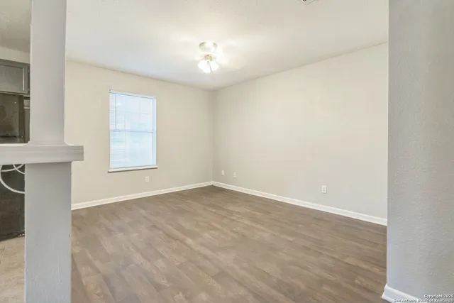 $1,000 | 7583 Windsor Oaks, San Antonio, TX 78239