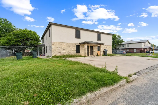$1,000 | 7583 Windsor Oaks, San Antonio, TX 78239