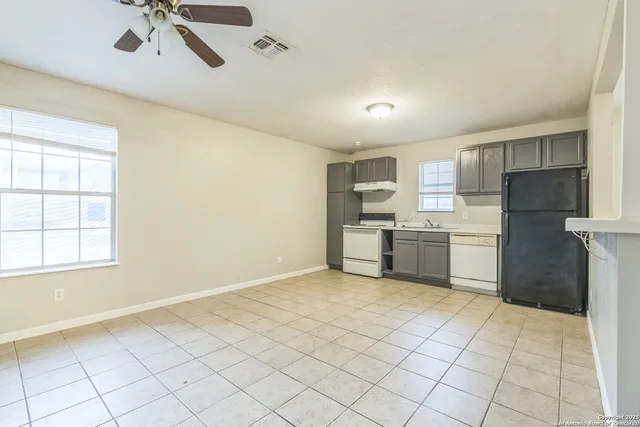 $1,000 | 7583 Windsor Oaks, San Antonio, TX 78239