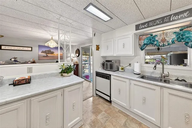 $299,900 | 1018 Southland Drive, Tavares, FL 32778