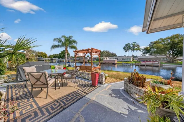 $299,900 | 1018 Southland Drive, Tavares, FL 32778