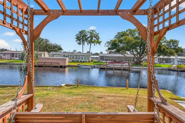 $299,900 | 1018 Southland Drive, Tavares, FL 32778