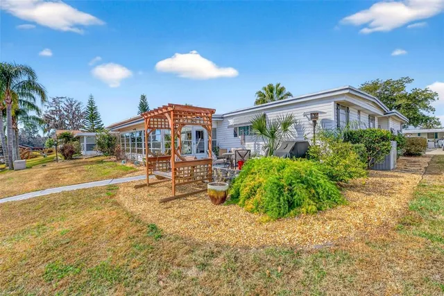 $299,900 | 1018 Southland Drive, Tavares, FL 32778