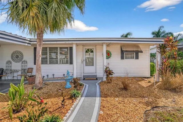 $299,900 | 1018 Southland Drive, Tavares, FL 32778