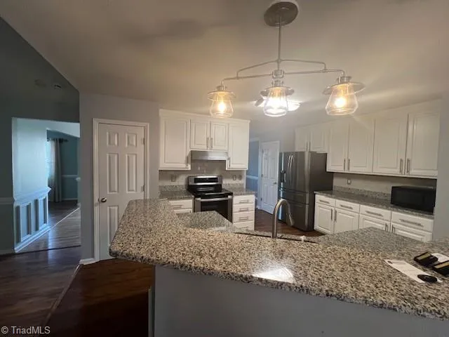 $2,200 | 2707 Blockhouse Court, Jamestown, NC 27282