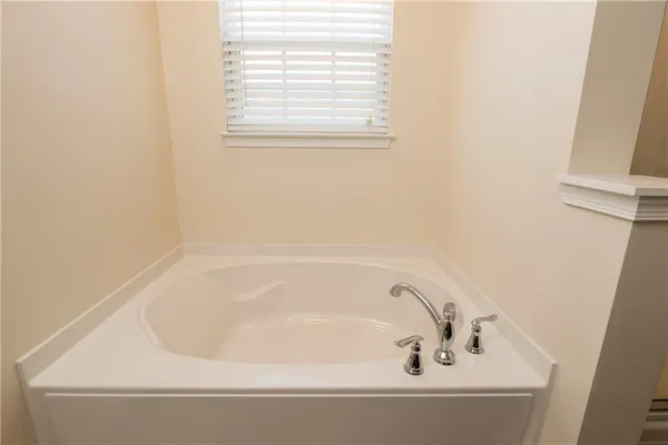 $2,850 | 1719 St Johns Lane, Sewickley, PA 15143