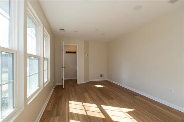 $2,850 | 1719 St Johns Lane, Sewickley, PA 15143