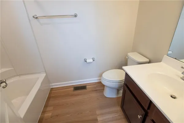 $2,850 | 1719 St Johns Lane, Sewickley, PA 15143