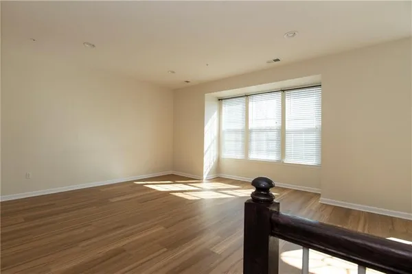 $2,850 | 1719 St Johns Lane, Sewickley, PA 15143