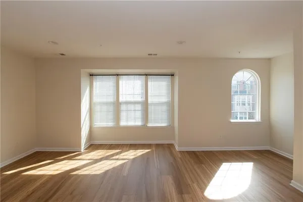 $2,850 | 1719 St Johns Lane, Sewickley, PA 15143