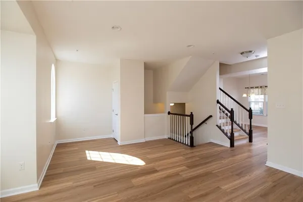 $2,850 | 1719 St Johns Lane, Sewickley, PA 15143