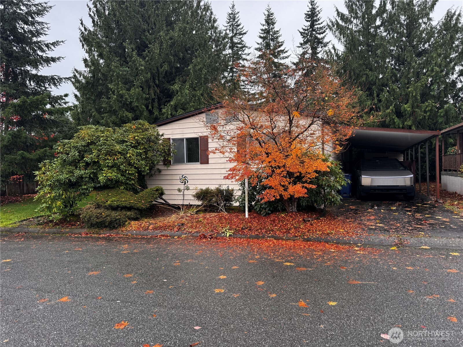 815 124th Street Southwest, Unit 1 Everett, WA 98204 - Photo 2 of 25