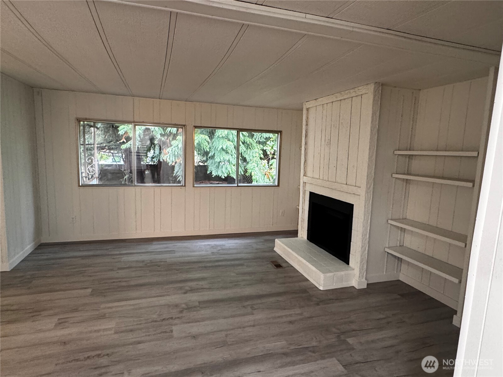 815 124th Street Southwest, Unit 1 Everett, WA 98204 - Photo 6 of 32