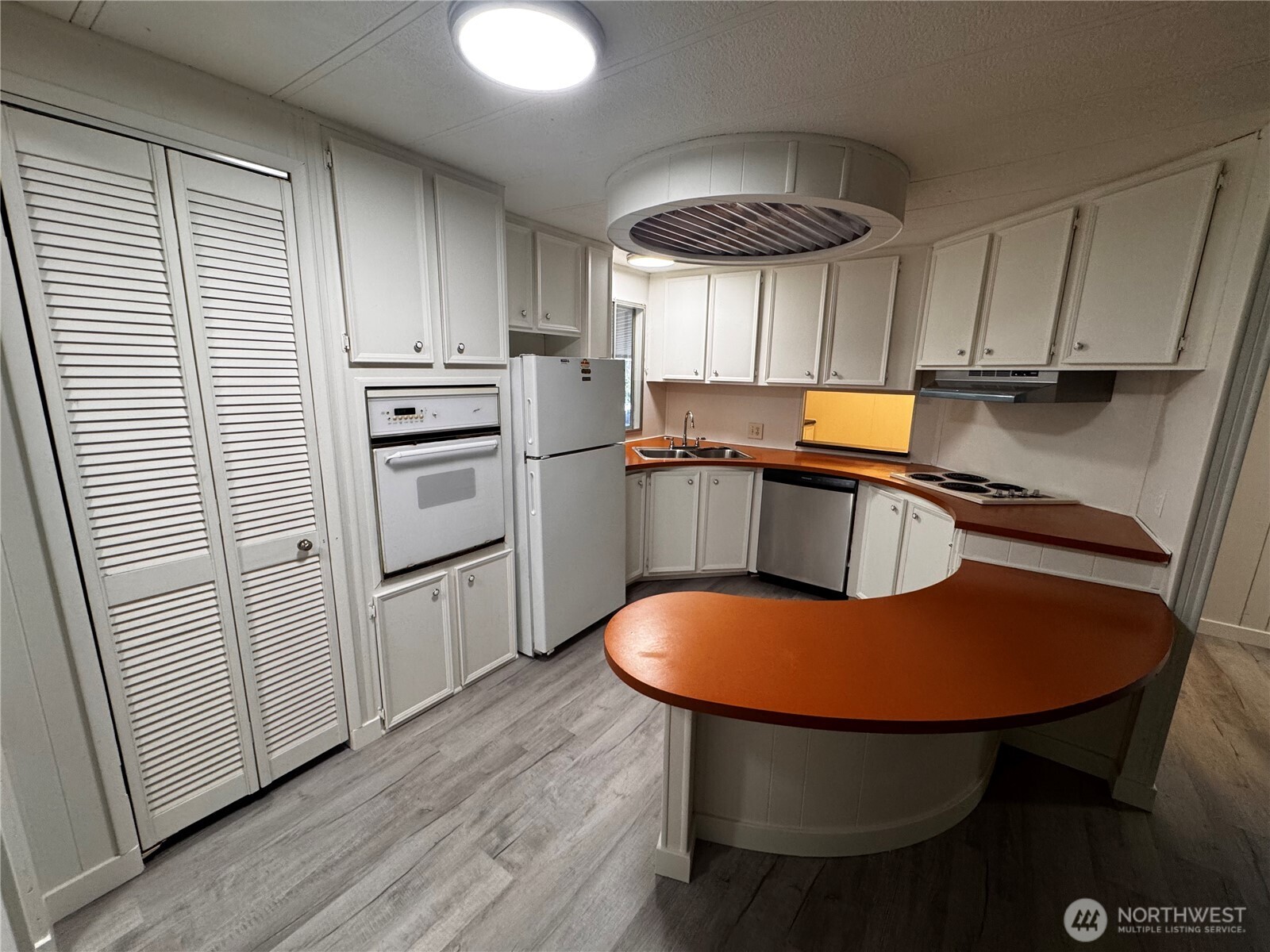 815 124th Street Southwest, Unit 1 Everett, WA 98204 - Photo 7 of 32