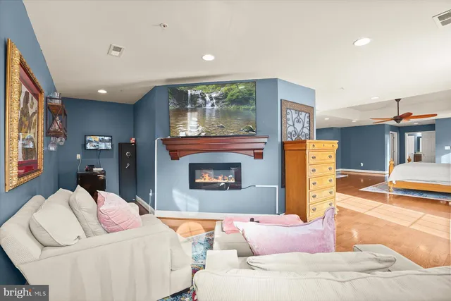 $1,095,000 | 200 Bonhill Drive, Fort Washington, MD 20744