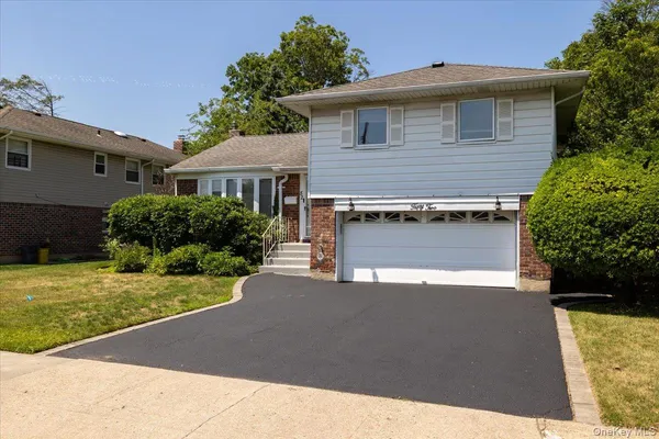 $995,000 | 52 Blanche Street, Plainview, NY 11803