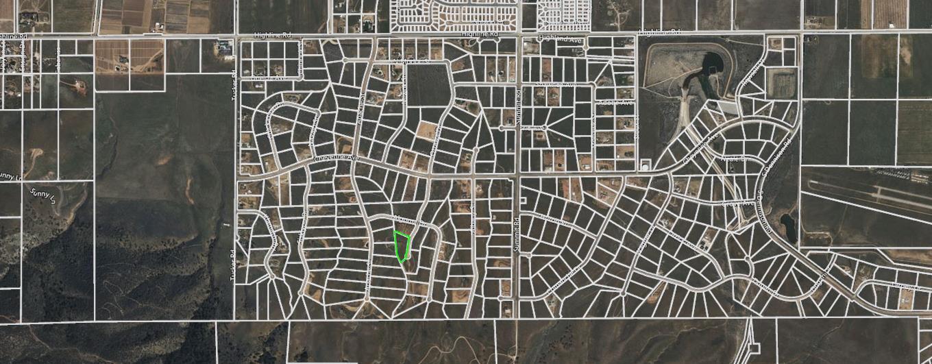 Ottawa Drive Tehachapi, CA 93561 - Photo 20 of 24 a bathroom with a shower