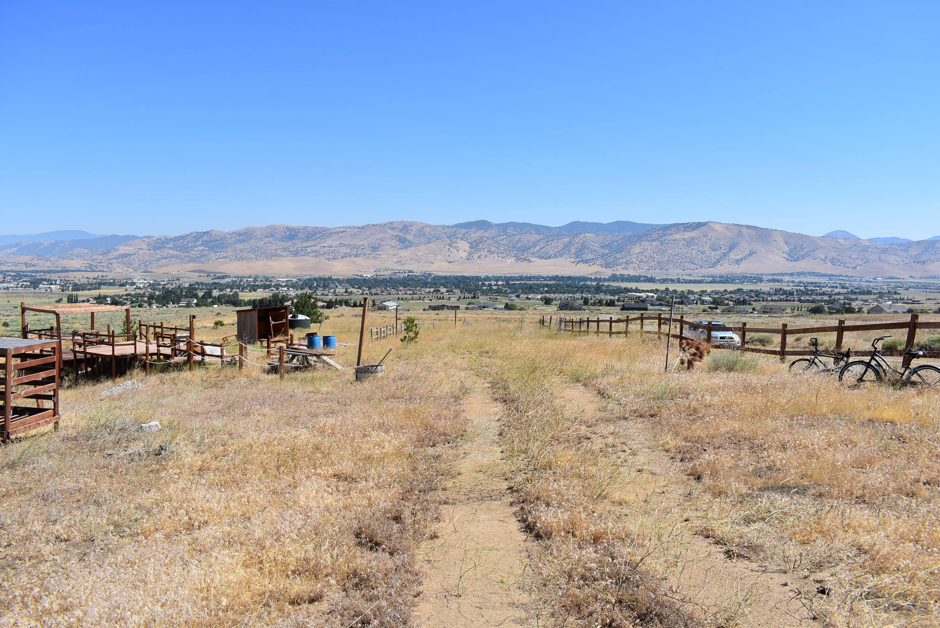 Ottawa Drive Tehachapi, CA 93561 - Photo 3 of 24 a view of lake with mountain