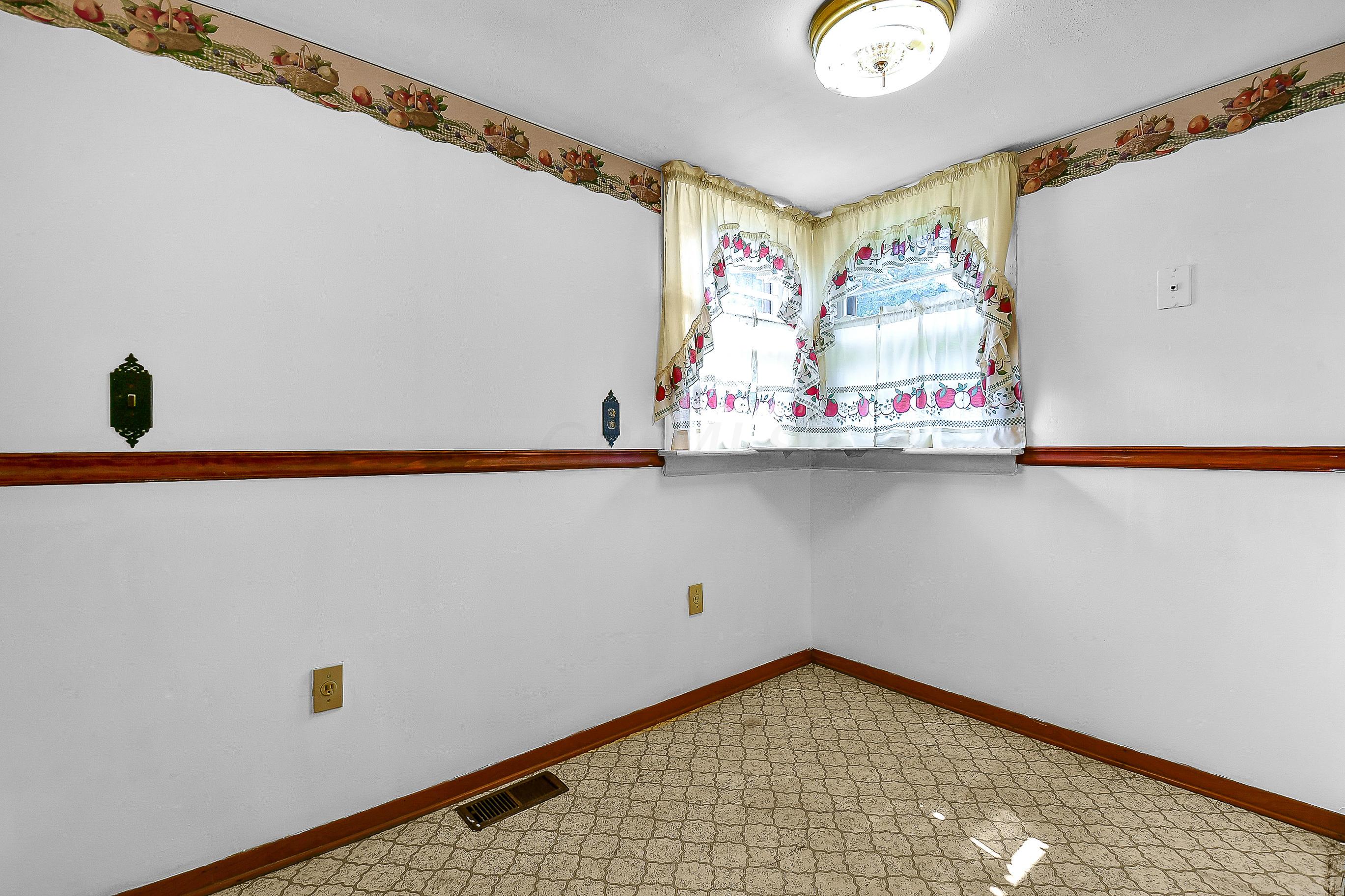 2655 Ashbury Road Columbus, OH 43231 - Photo 19 of 32 Gallery Image 19