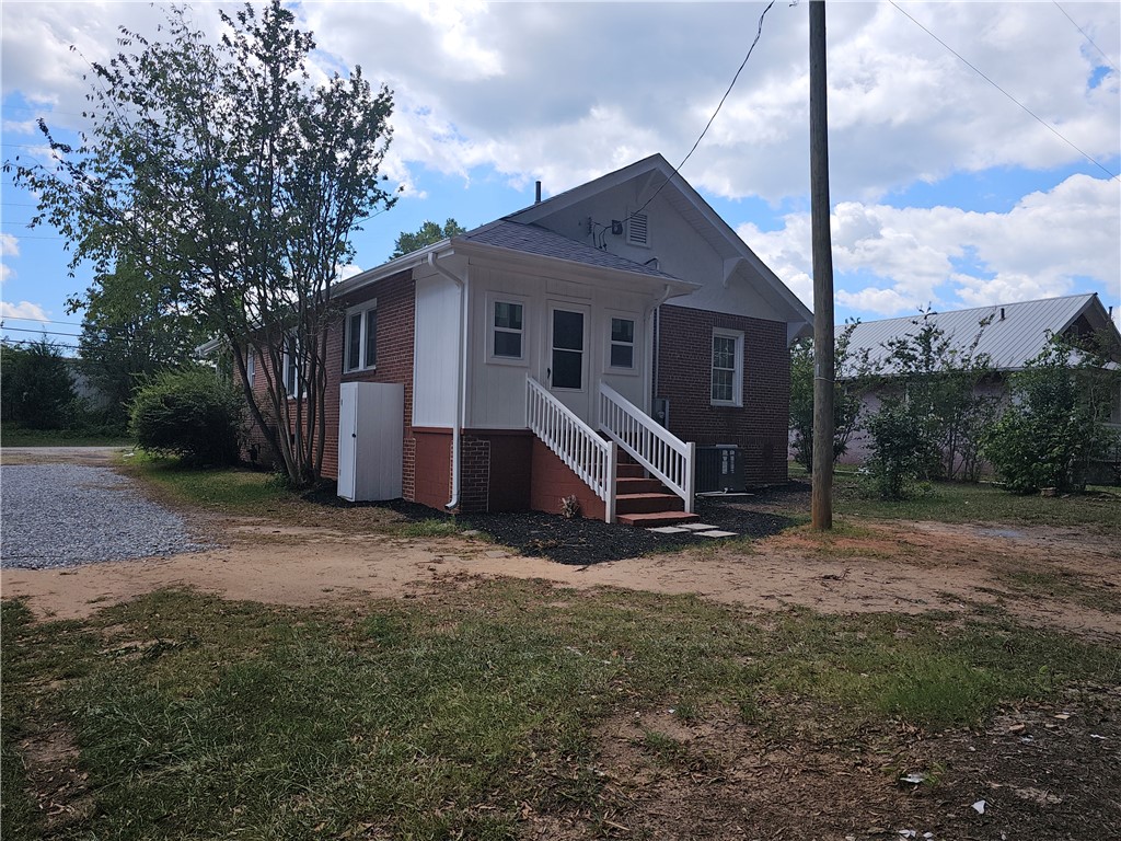 209 Blair Mill Road Belton, SC 29627 - Photo 2 of 14 Gallery Image 2