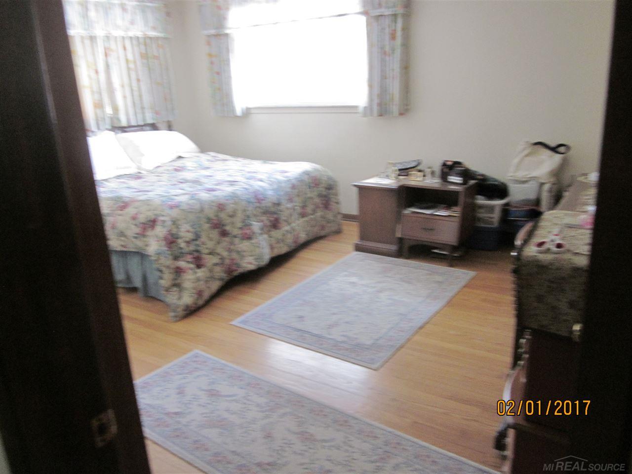 54055 Mound Road Utica, MI 48316 - Photo 22 of 30 MAST BEDROOM