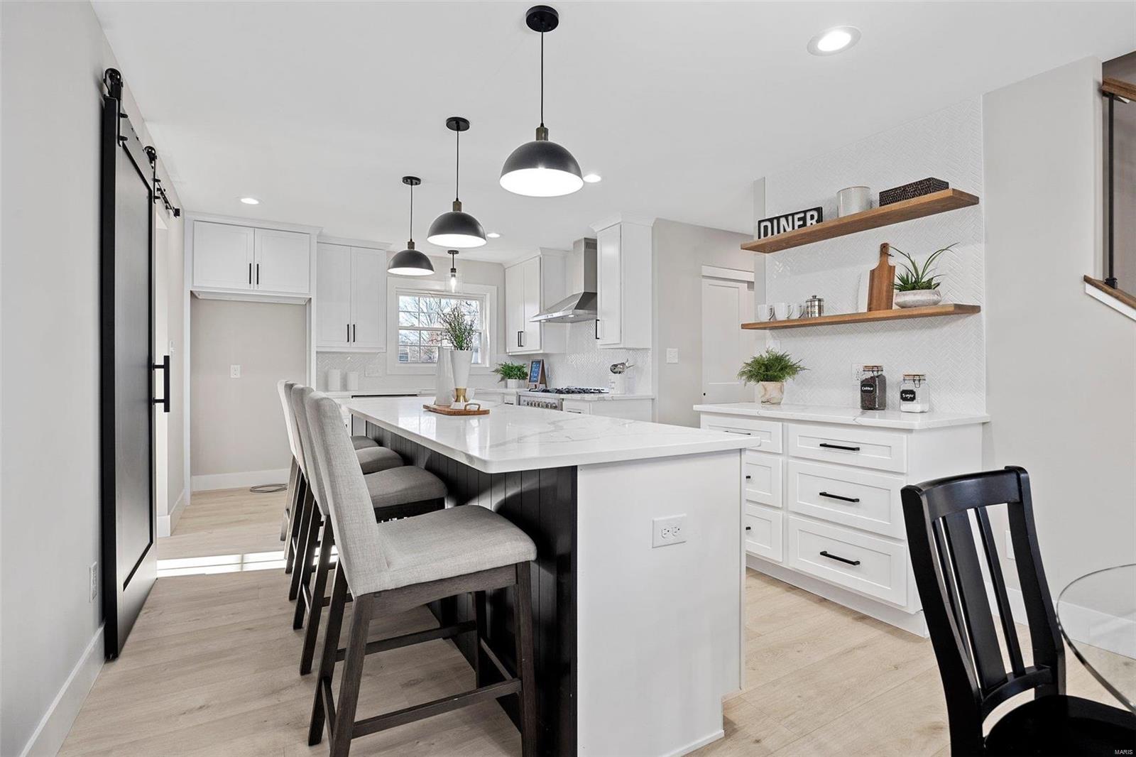 311 Breezeview Drive Ballwin, MO 63021 - Photo 13 of 48