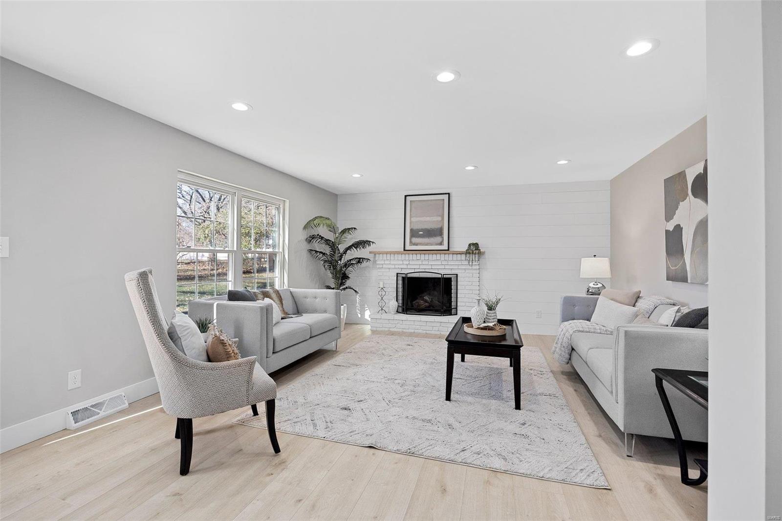 311 Breezeview Drive Ballwin, MO 63021 - Photo 17 of 48