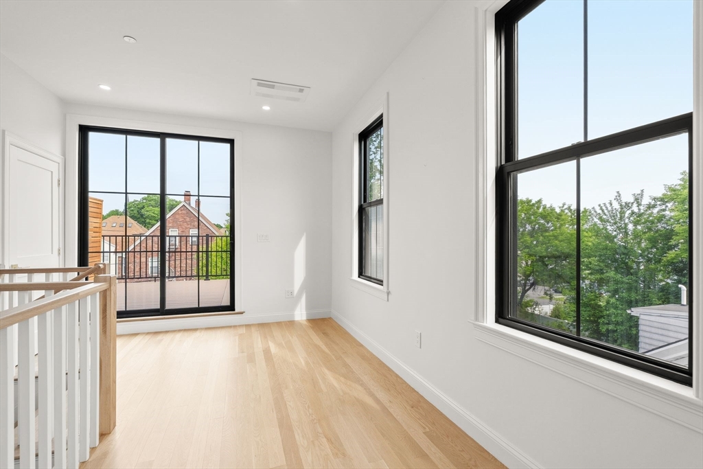 27 Shepard Street, Unit 4 Boston, MA 02135 - Photo 27 of 40