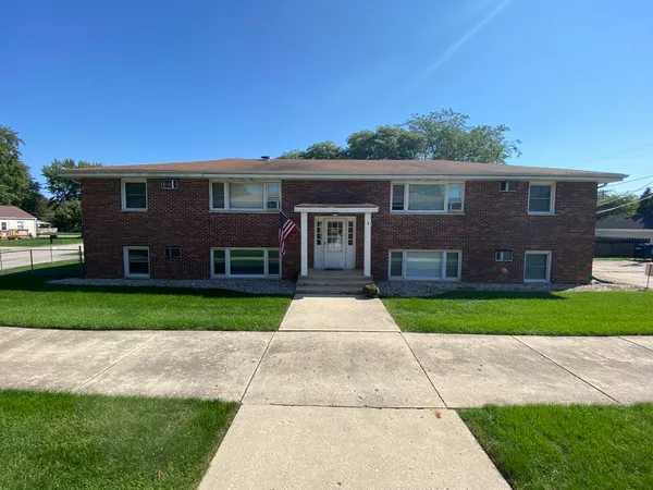 $645,000 | 275 Prairie Avenue, Manhattan, IL 60442