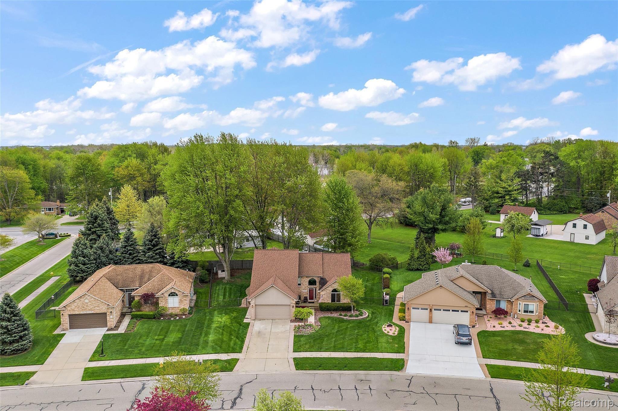 49205 Monte Road New Baltimore, MI 48047 - Photo 4 of 49 49205 Monte Rd-6.jpg