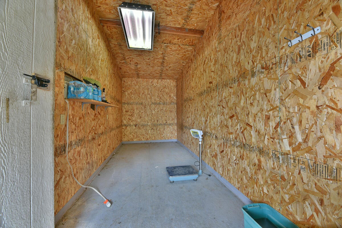 1205 Pine Grove Road Rogue River, OR 97537 - Photo 61 of 67 35