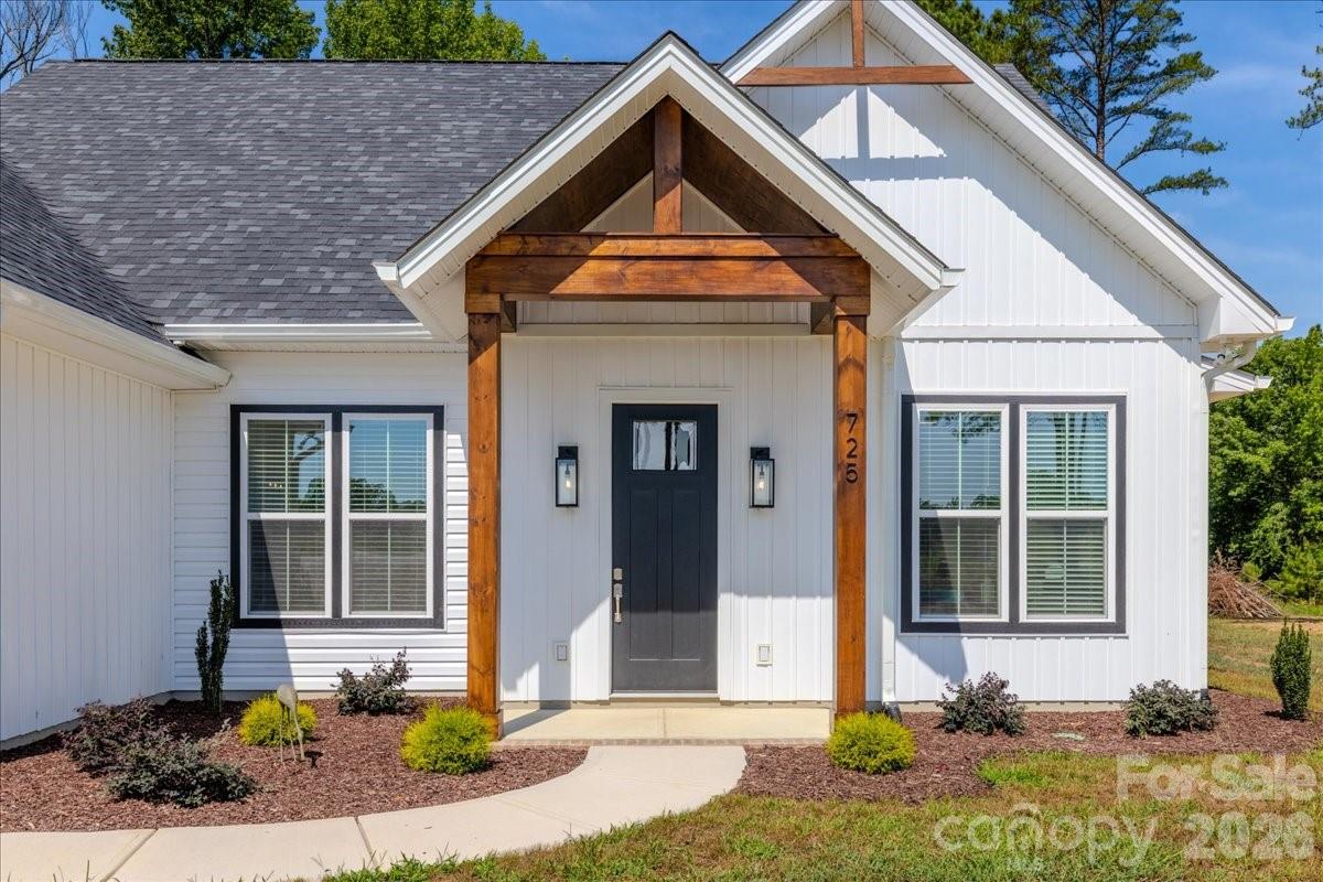 725 Potter Road Lancaster, SC 29720 - Photo 3 of 47