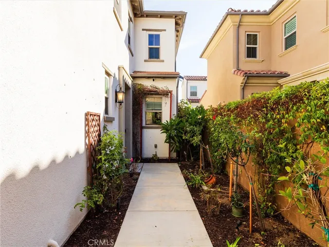 $1,765,000 | 214 Gaspar, Irvine, CA 92618