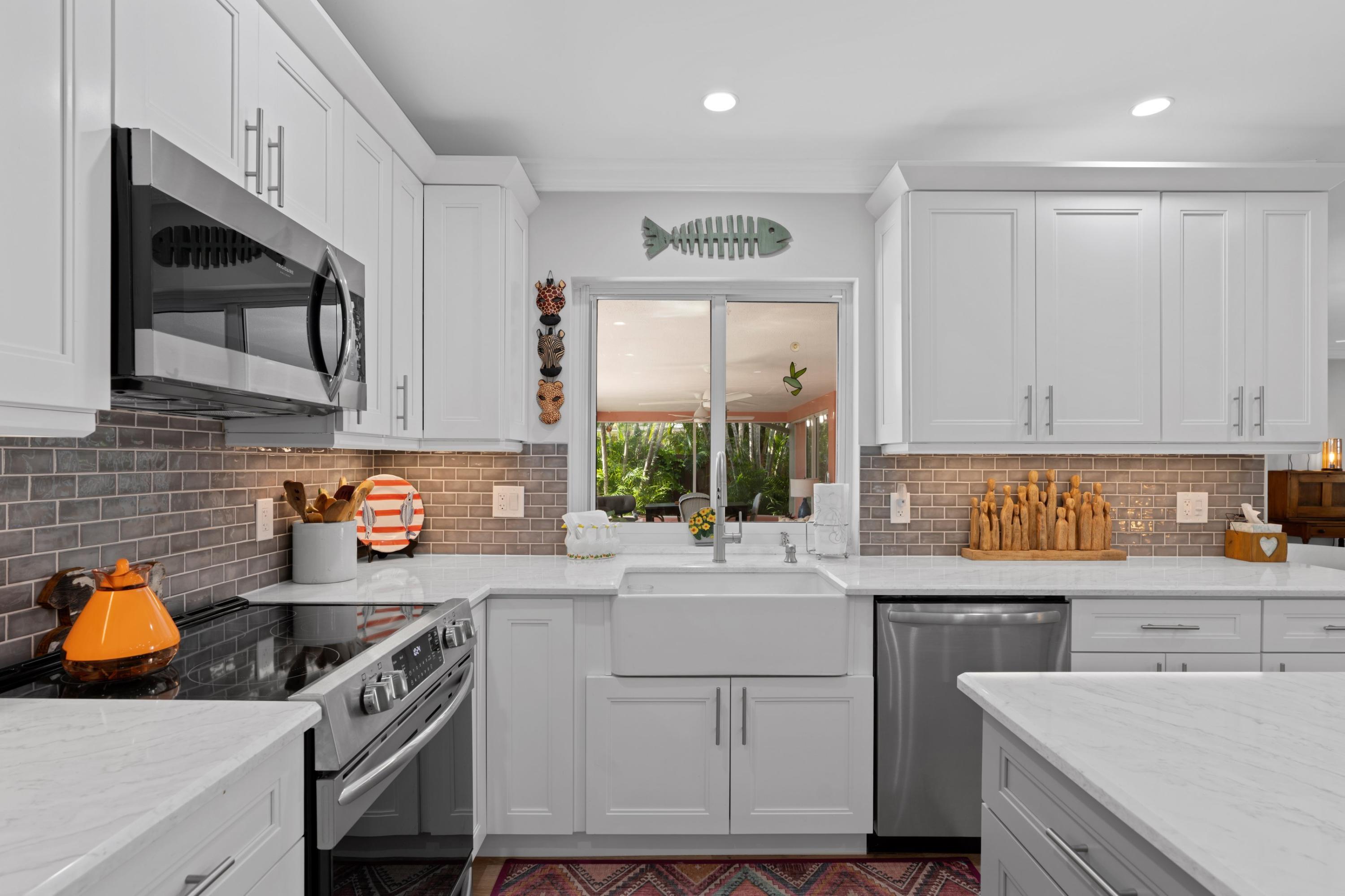 1052 Southwest 12th Terrace Boca Raton, FL 33486 - Photo 4 of 30 Kitchen