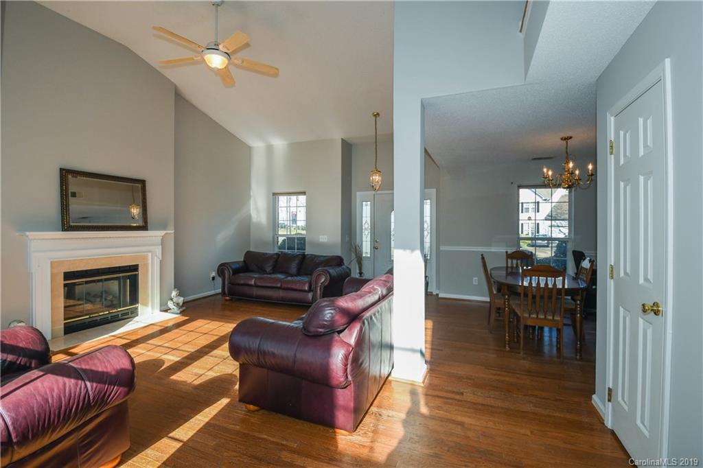 1728 Pine Mountain Road Charlotte, NC 28214 - Photo 2 of 25