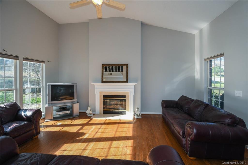 1728 Pine Mountain Road Charlotte, NC 28214 - Photo 3 of 25