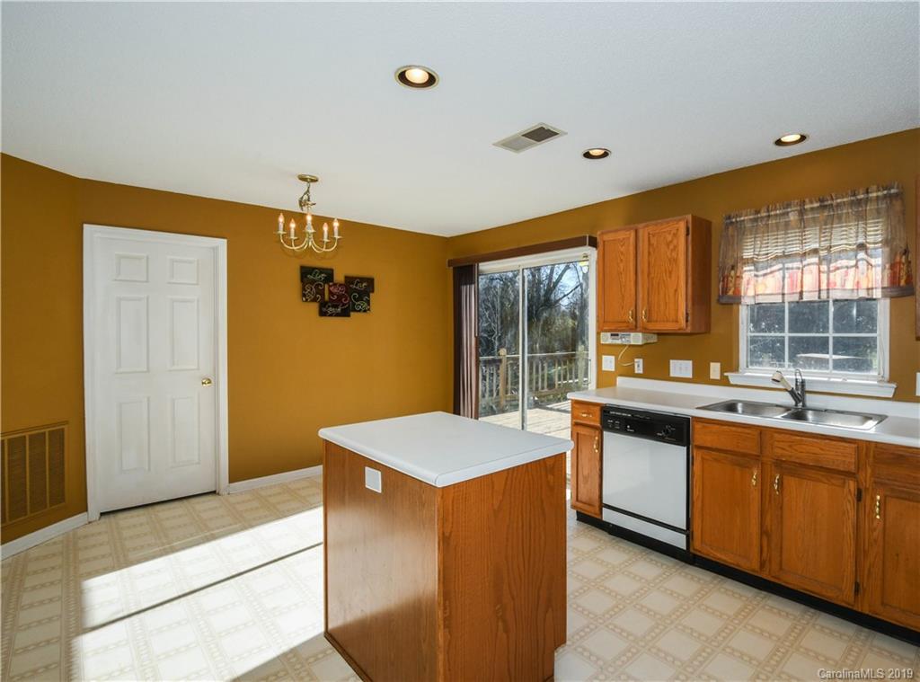 1728 Pine Mountain Road Charlotte, NC 28214 - Photo 10 of 25
