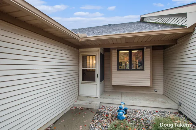 $295,000 | 8750 Lindsey Lane Southwest, Byron Center, MI 49315