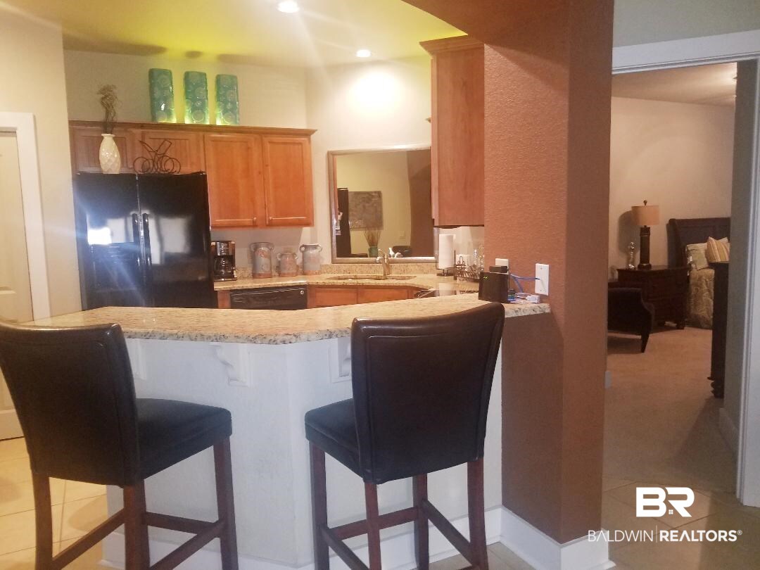 20050-609 Oak Road East, Unit 609 Gulf Shores, AL 36542 - Photo 3 of 49 Breakfast Bar