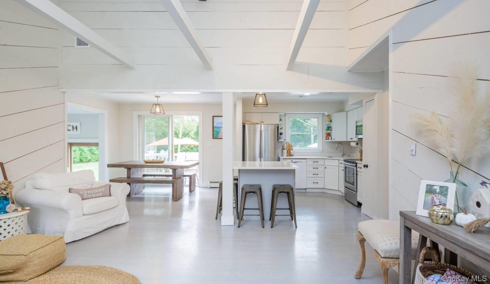 45 Sherwood Road Hampton Bays, NY 11946 - Photo 15 of 33