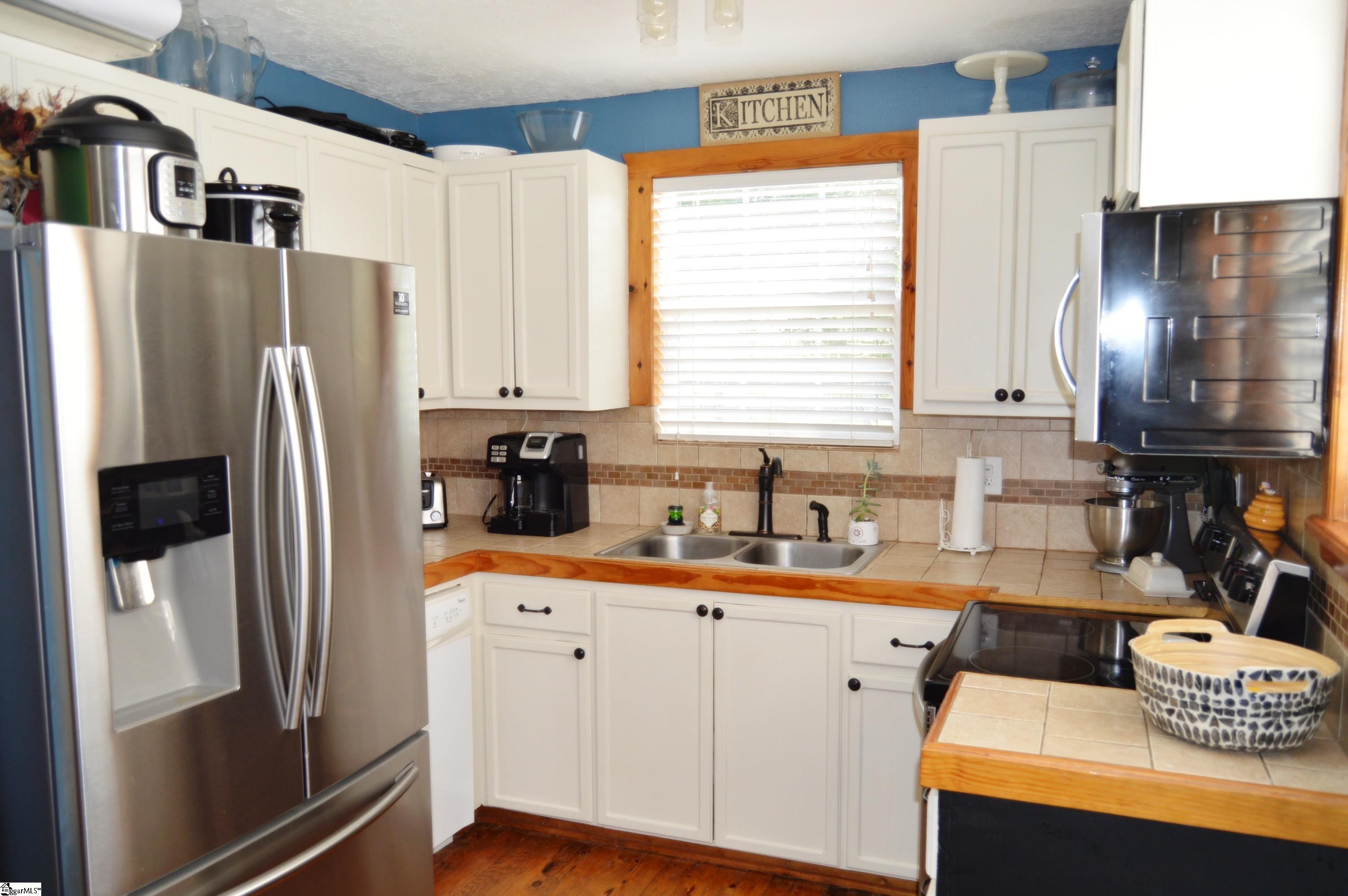 220 Motor Boat Club Road Greenville, SC 29611 - Photo 11 of 29 Gallery Image 11