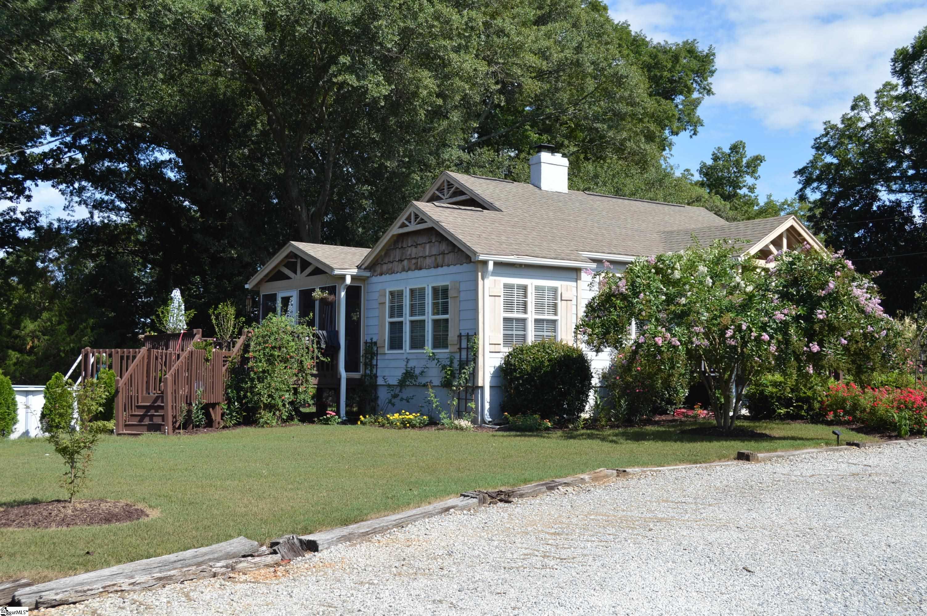 220 Motor Boat Club Road Greenville, SC 29611 - Photo 4 of 29 Gallery Image 4