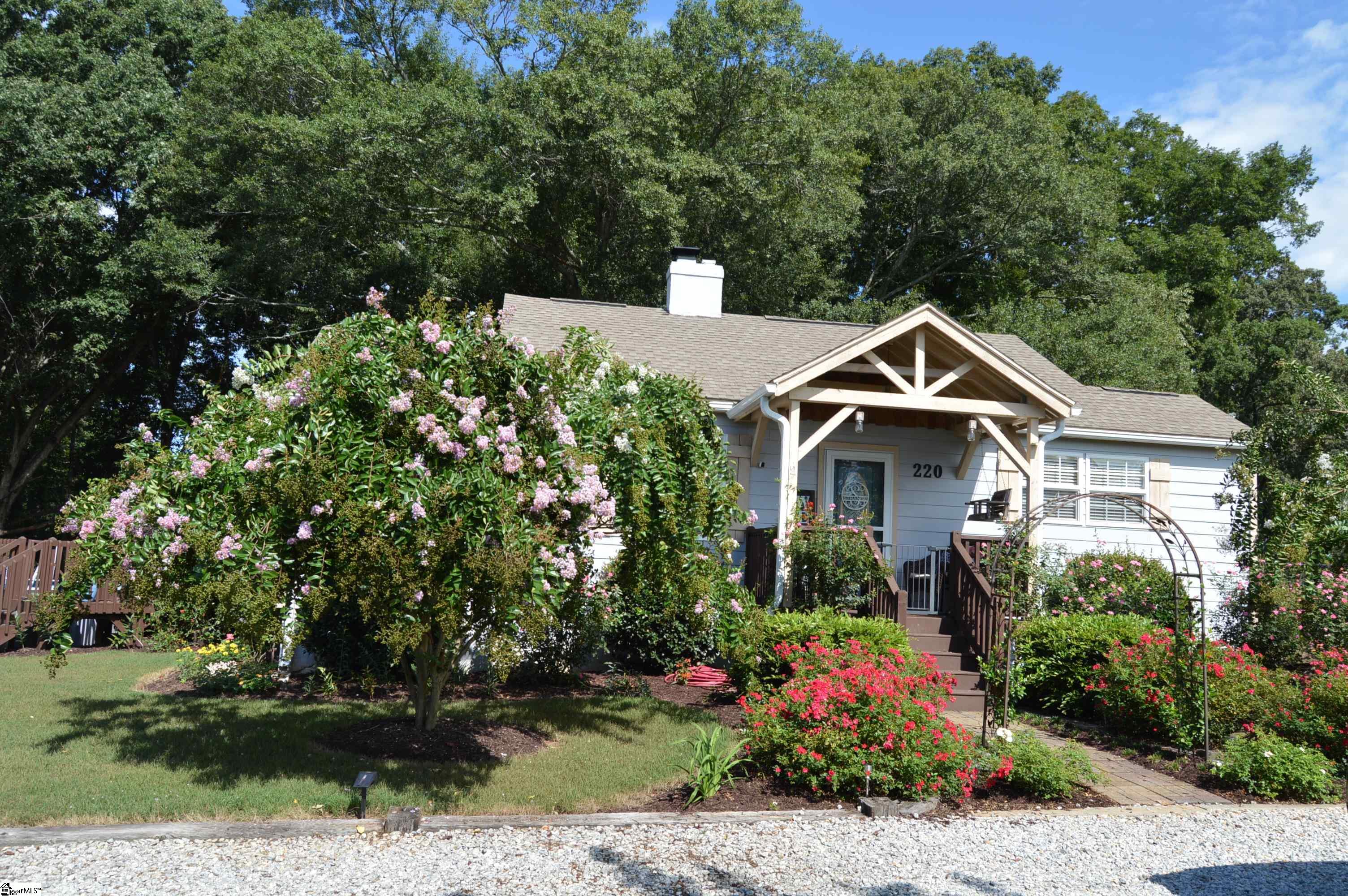 220 Motor Boat Club Road Greenville, SC 29611 - Photo 5 of 29 Gallery Image 5