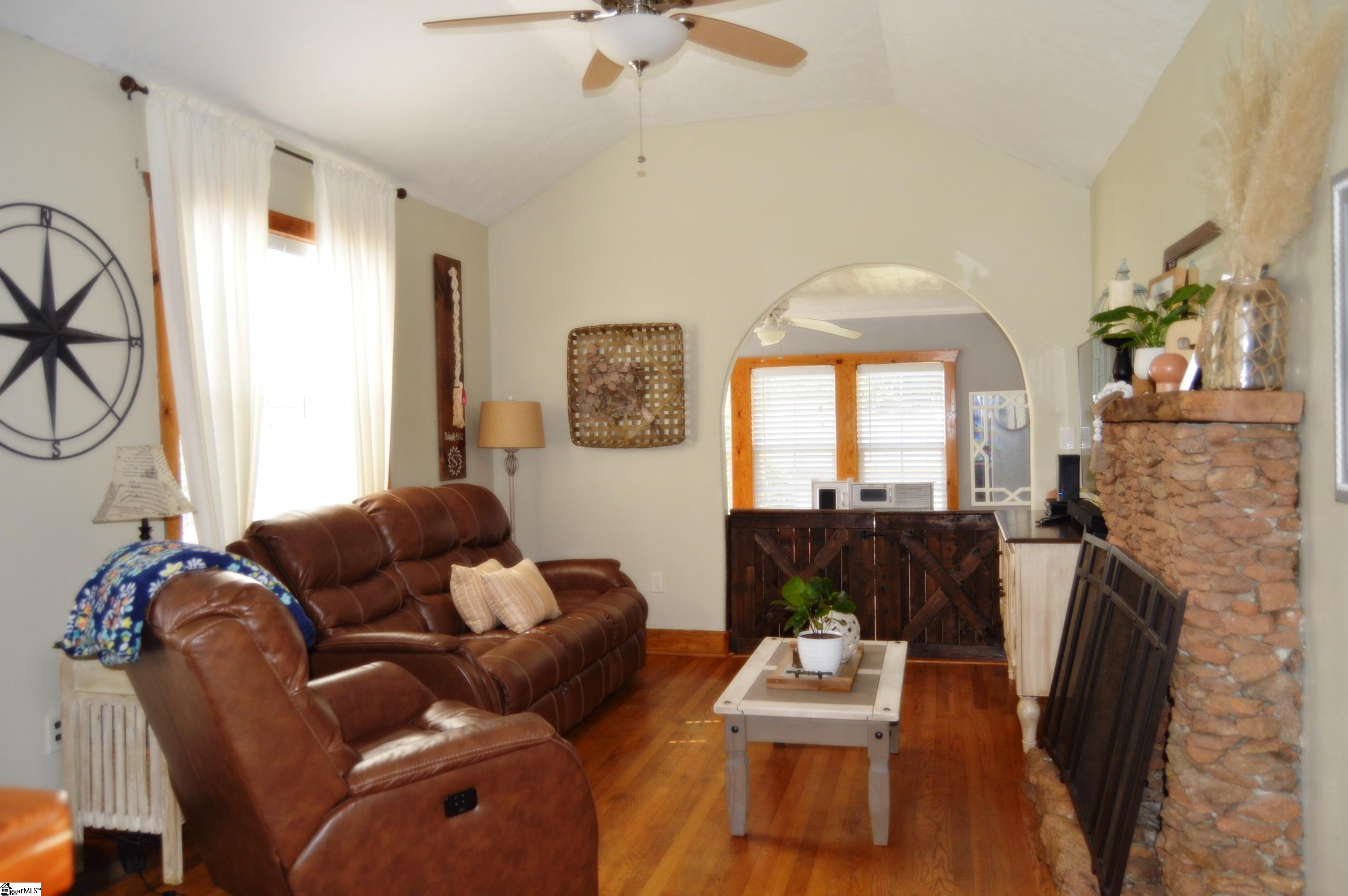 220 Motor Boat Club Road Greenville, SC 29611 - Photo 7 of 29 Gallery Image 7